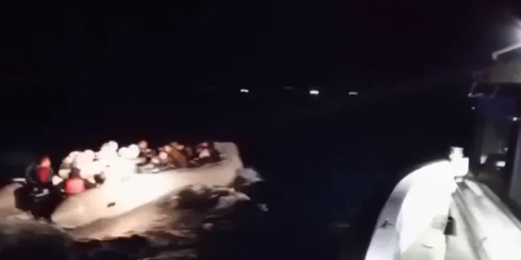 Ayvalık’ta 42 göçmen yakalandı