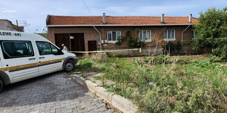 Bursa’da cinnet geçiren adam ailesini katletti
