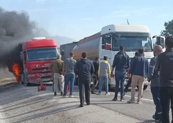 Ne söndürme tüpleri yetti, ne de su tankeri