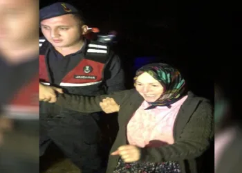 Mahsur kalan vatandaşları jandarma kurtardı