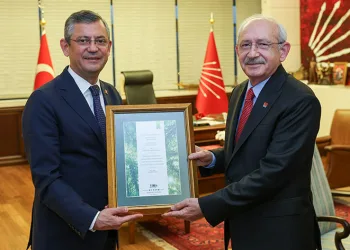 CHP’de devir teslim töreni