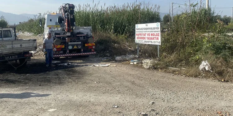 Kaçak moloz alanları iş birliğiyle temizlendi