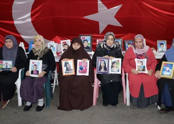 ‘Dünya Çocuk Hakları Günü’nde evlatlarına seslendi