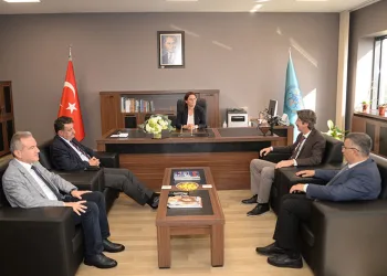 Fen-Edebiyat Fakültesi’nde bayrak değişimi
