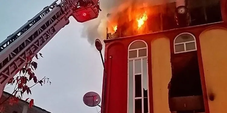 Bursa’da boyahane cayır cayır yandı