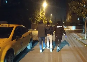 Çocuklara silah satan şahsın evine baskın
