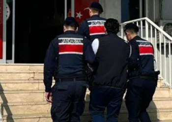 Jandarmadan aranan şahıslara yönelik operasyon