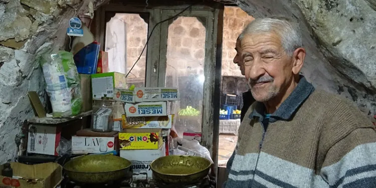 35 yıllık bakkalın yaşam mücadelesi