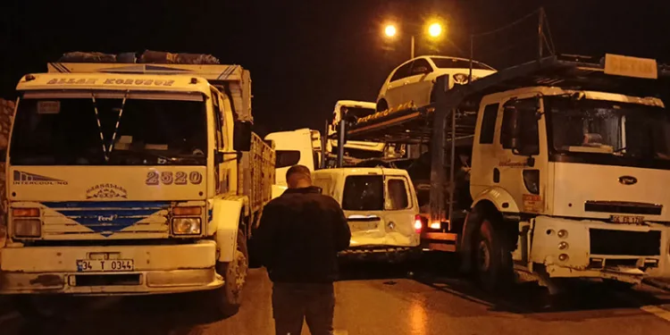 TEM’de 18 araçlık zincirleme kaza