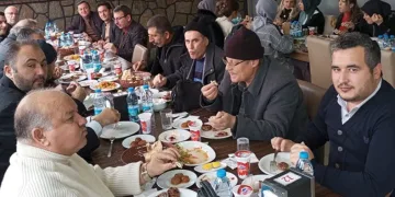 Servisçiler Öğretmenler onuruna yemek verdi