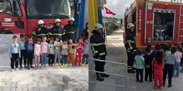 Hatay’da minik öğrencilere itfaiye eğitimi