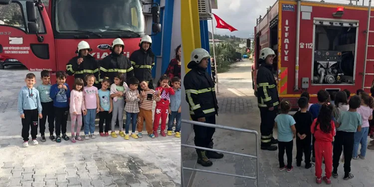 Hatay’da minik öğrencilere itfaiye eğitimi