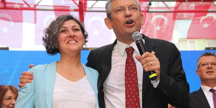 Özel CHP’nin iktidar yürüyüşünü başlattı