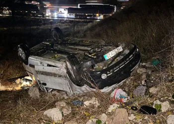 Gaziantep’te otomobil şarampole yuvarlandı