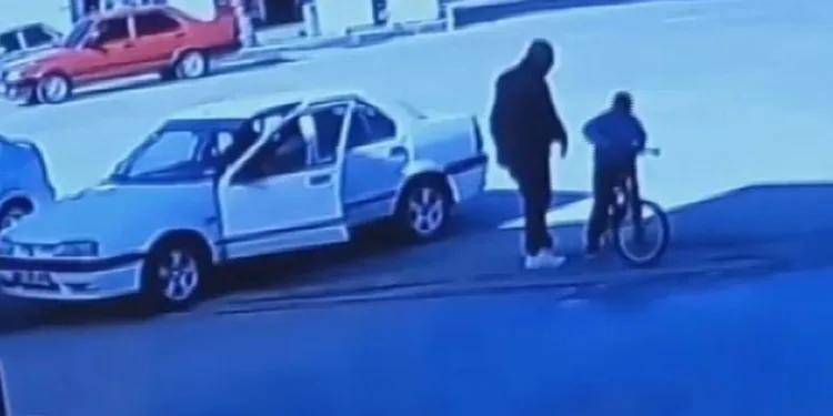 Yanlış anladı, çocuğu tokatladı