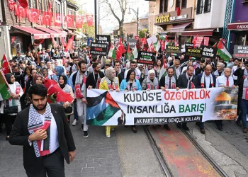Bursa AK Gençlikten Filistin’e destek yürüyüşü