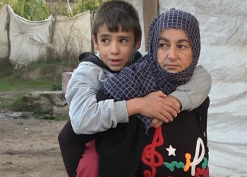 “Annem beni bayramlarda sırtında gezdiriyordu”