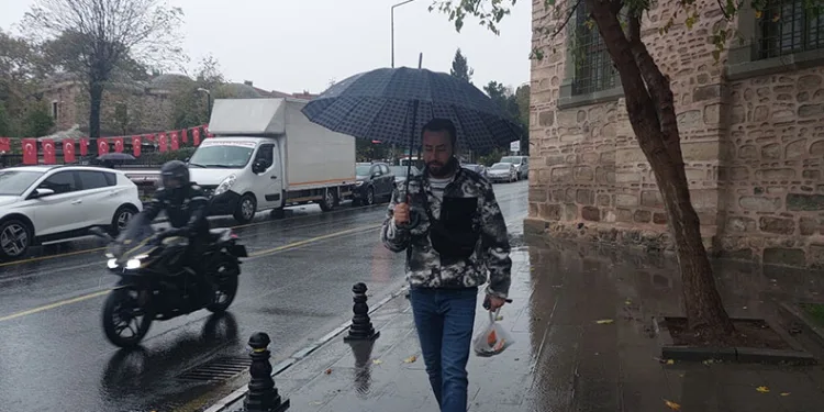 Tekirdağ’da sağanak yağış sevindirdi