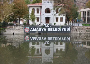Yüz yıllık belediye binasının restorasyonu tamamlandı