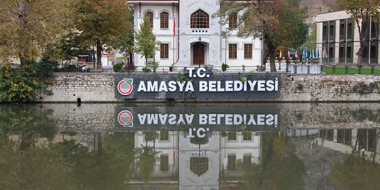 Yüz yıllık belediye binasının restorasyonu tamamlandı