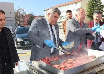 Ara tatilde öğrenciler mangalda buluştu