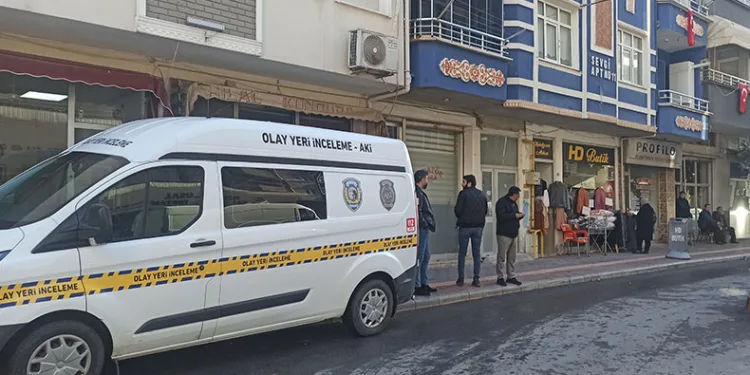 Apartman boşluğundan motosiklet çalındı