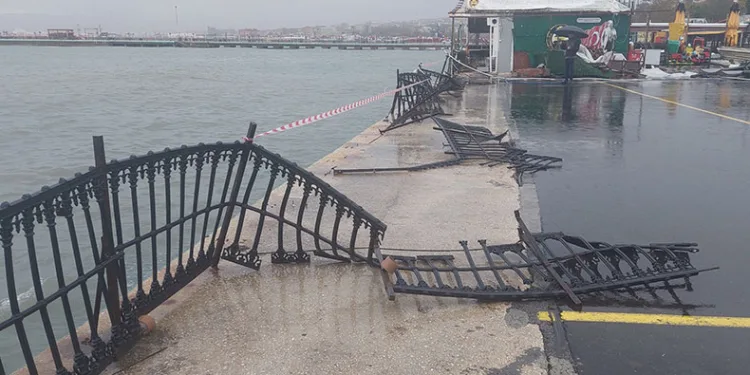 Gün ağarınca ortaya çıktı