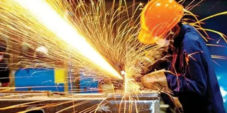 Sanayi üretimi yüzde 4 arttı