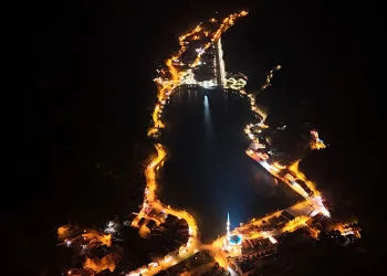 Uzungöl geceleri ışıl ışıl