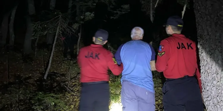 Kaybolan şahısları JAK timleri buldu