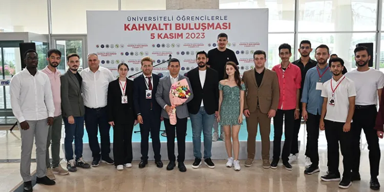 “Biz gelecek inşasına gayret ediyoruz”