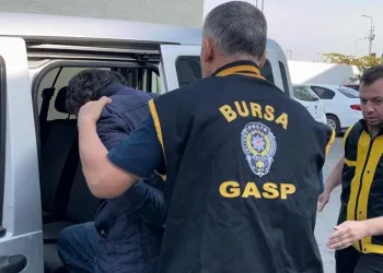Sokakta çocuğun yüzüne biber gazı sıkan sanığa hapis istemi