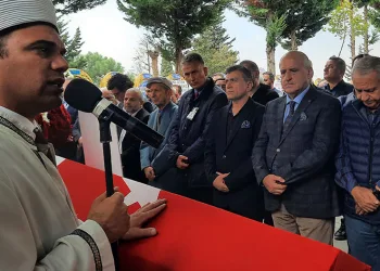 Gazeteci Osman Saffet Arolat son yolculuğuna uğurlandı
