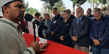 Gazeteci Osman Saffet Arolat son yolculuğuna uğurlandı