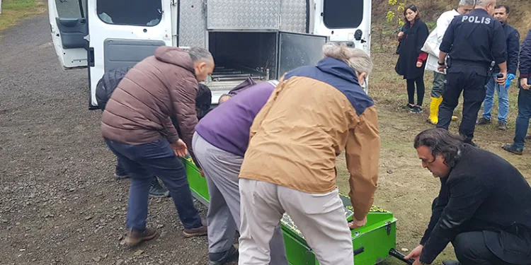 Öğretim üyesi hobi bahçesinde ölü bulundu