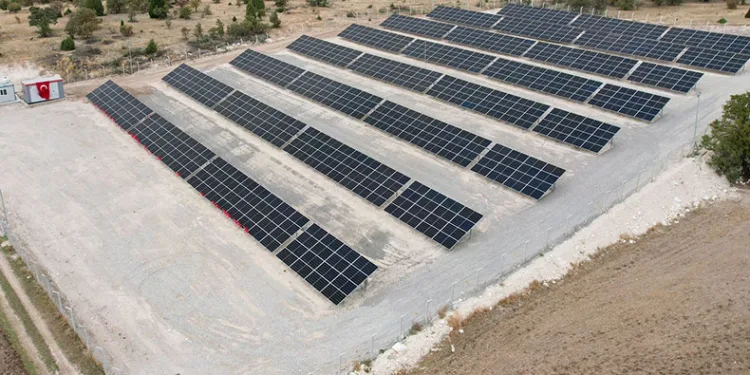 Uşak’ta güneş enerji santrali açıldı