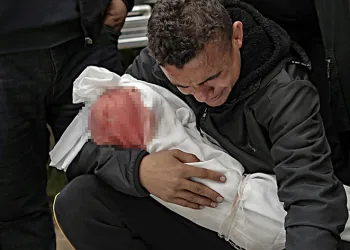 İsrail gece boyu Gazze Şeridi’ni vurdu