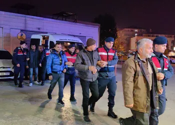 İnegöl Jandarması 5 kaçak şahsı yakaladı