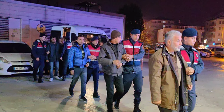 İnegöl Jandarması 5 kaçak şahsı yakaladı