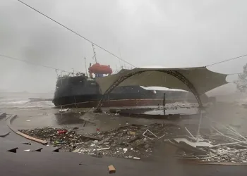 12 Türk mürettebatla irtibat kurulamıyor