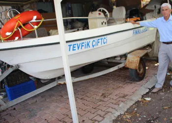 Emekli öğretmenin tekne hayali