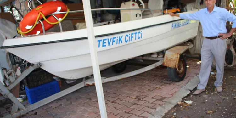 Emekli öğretmenin tekne hayali
