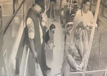 Otobüste dakikalarca yolculuk yaptı