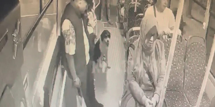Otobüste dakikalarca yolculuk yaptı