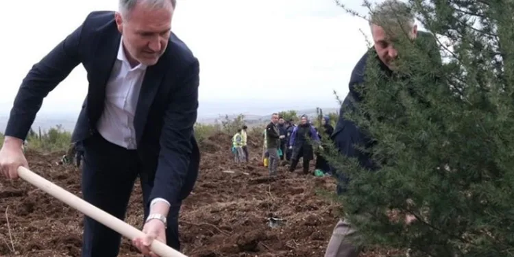 İnegöl’de ‘’Cumhuriyete Nefes’’ Fidanları Dikildi