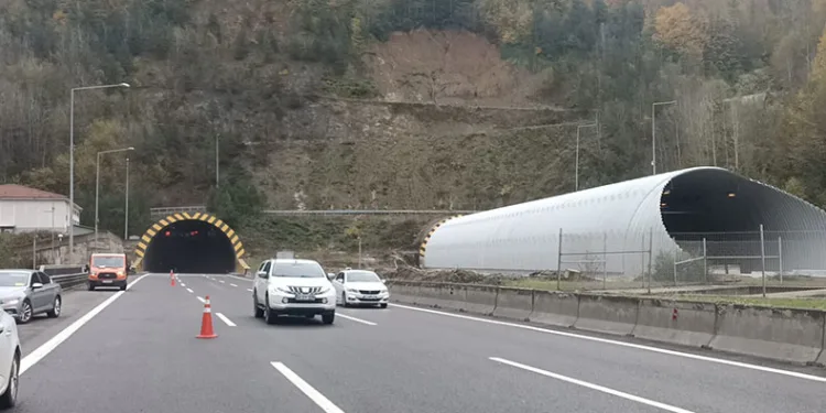 Bolu Dağı Tüneli İstanbul istikameti trafiğe kapatıldı