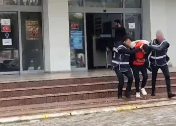 İzmir’de 2 zehir taciri yakalandı