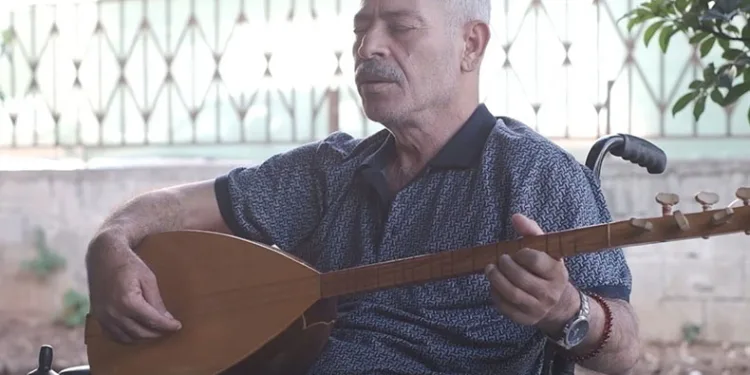 Sazıyla hayata tutundu, engellilere umut oldu