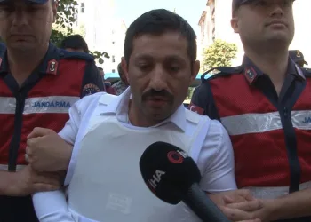 Yeni doğan bebeğinin annesini 8 kurşun yağdırdı