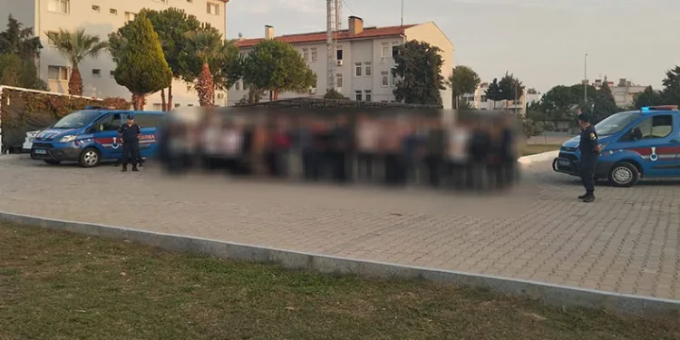 Didim’de 78 düzensiz göçmen yakalandı
